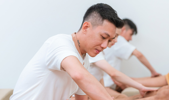 Chuy&ecirc;n vi&ecirc;n tận t&acirc;m