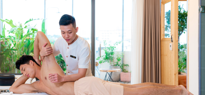 TRỊ LIỆU CỔ VAI G&Aacute;Y GẦN S&Acirc;N BAY T&Acirc;N SƠN NHẤT &ndash; THƯ GI&Atilde;N SAU NHIỀU GIỜ NGỒI M&Aacute;Y BAY