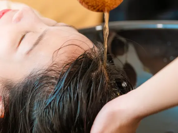 Chăm s&oacute;c t&oacute;c v&agrave; da đầu