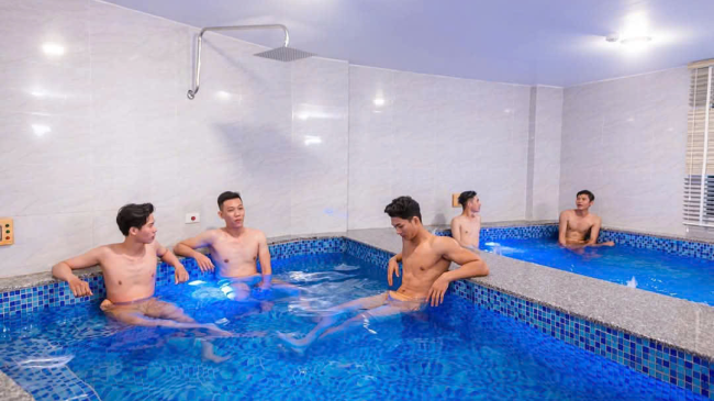 Bể sục n&oacute;ng lạnh