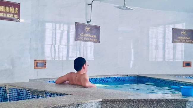 Bể sục n&oacute;ng lạnh